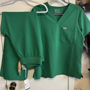 Figs scrub set. Indocyanine.